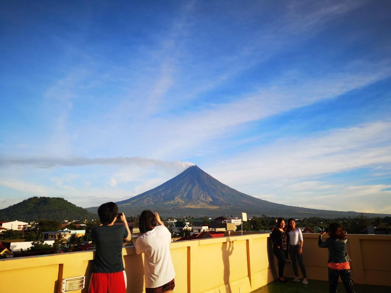 Jdl Residences Hostel Legazpi Exterior photo