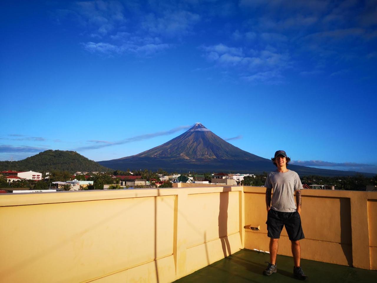 Jdl Residences Hostel Legazpi Exterior photo